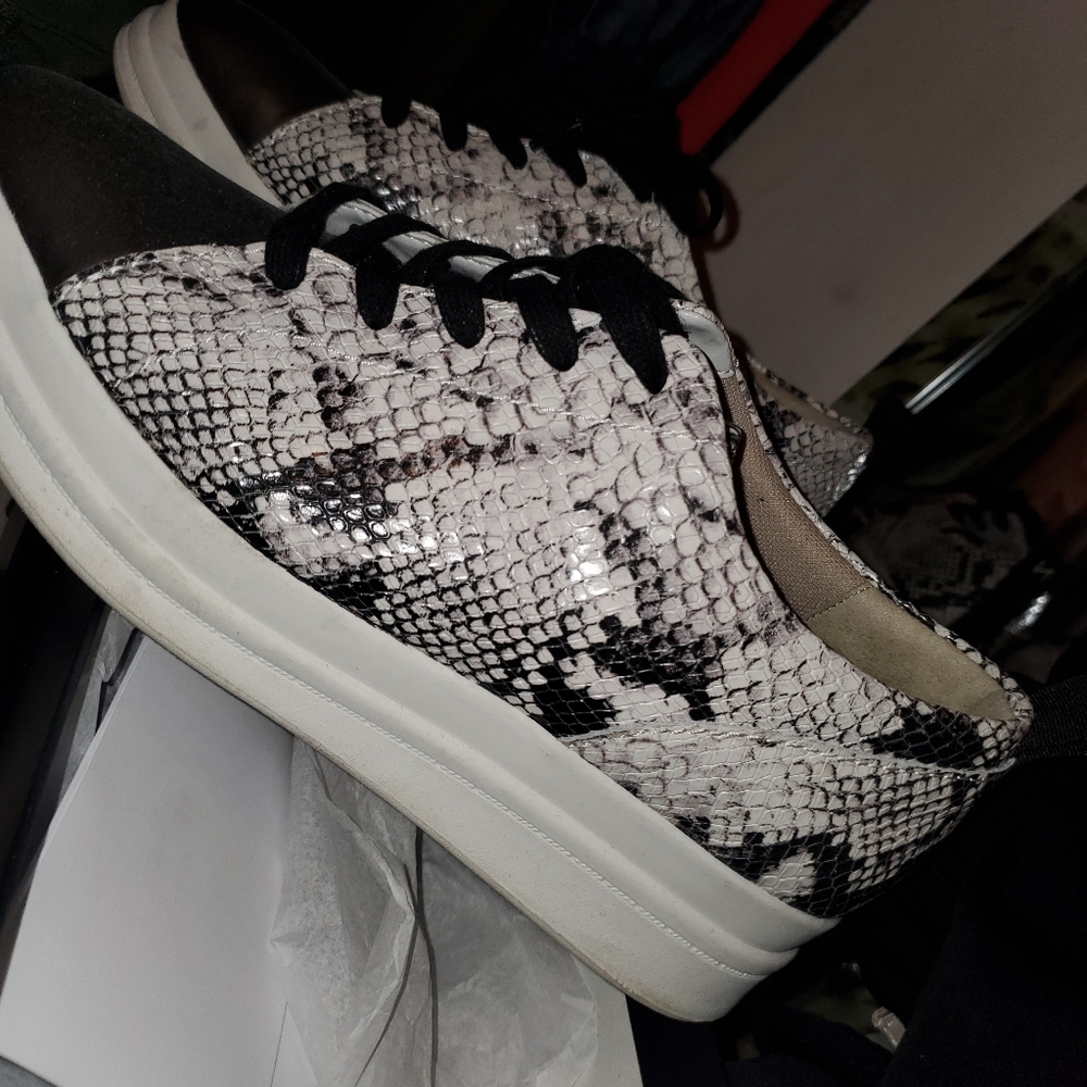 YARINA SNEAKER